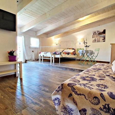 B&B A Casa Di Antonella 스카우리 외부 사진