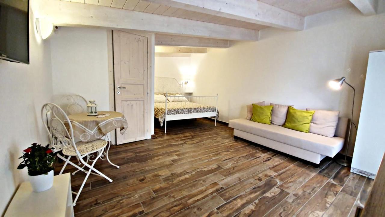 B&B A Casa Di Antonella 스카우리 외부 사진