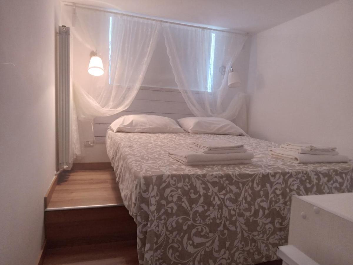 B&B A Casa Di Antonella 스카우리 외부 사진