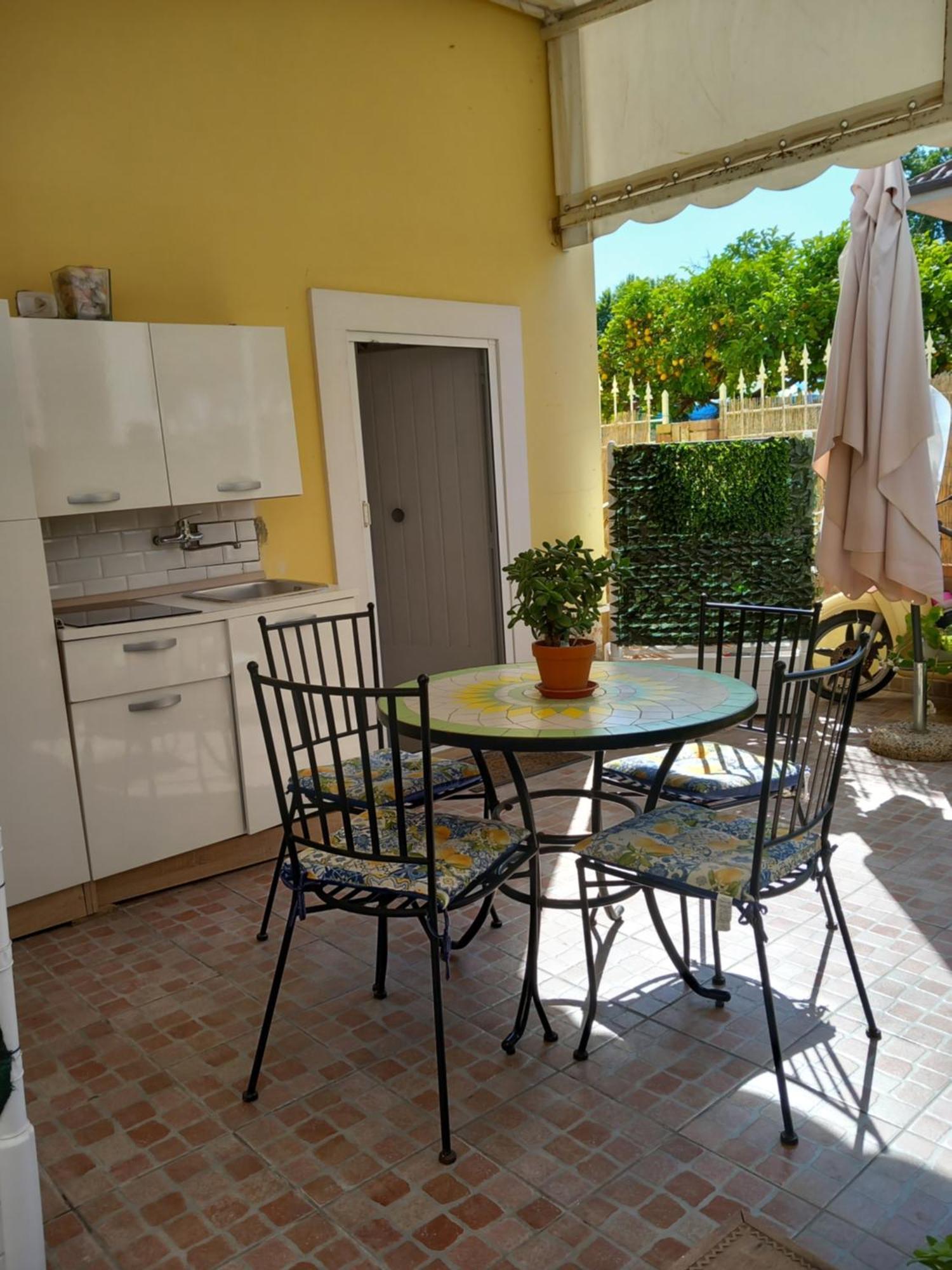 B&B A Casa Di Antonella 스카우리 외부 사진